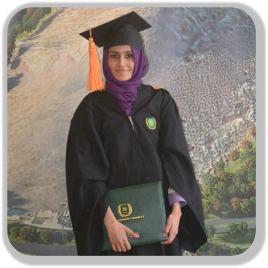 Uroosa Iftikhar at her convocation